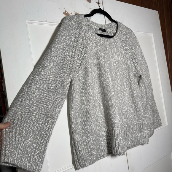 Talbots Grey and White Marled Crewneck Sweater Wide Sleeve Size Large NWT - Picture 5 of 8